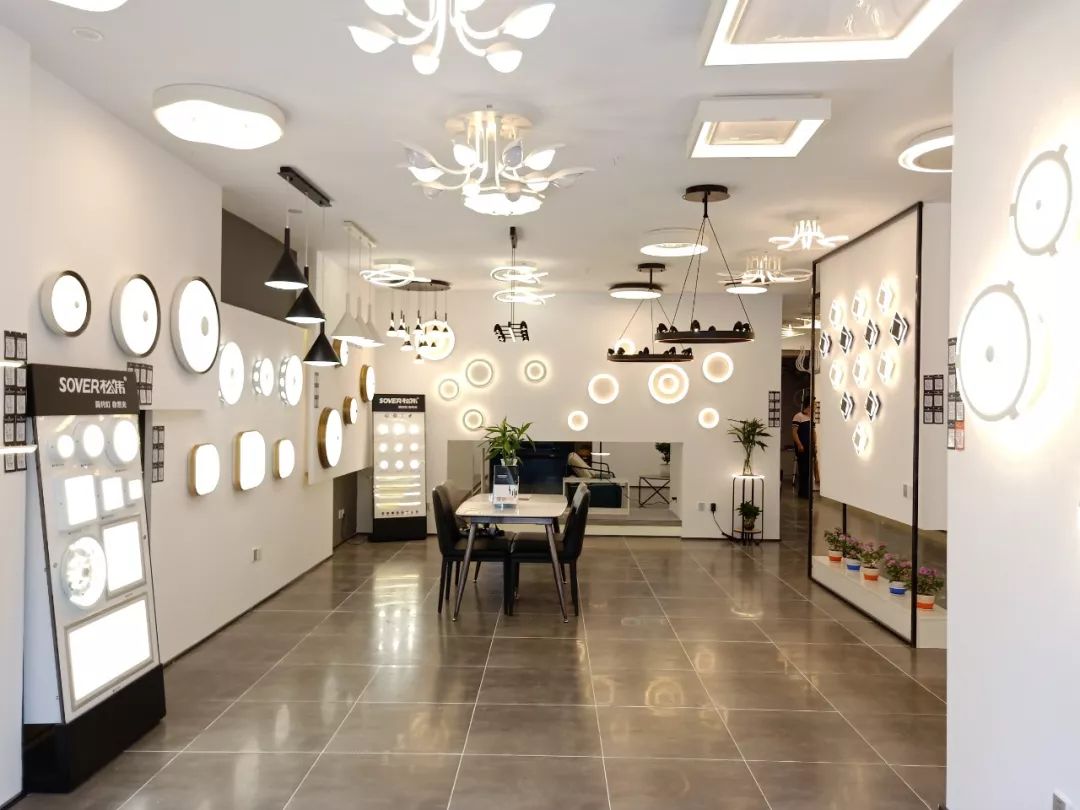 用心感动合作者sover松伟山东聊城华盛灯具一条街专卖店盛大开业