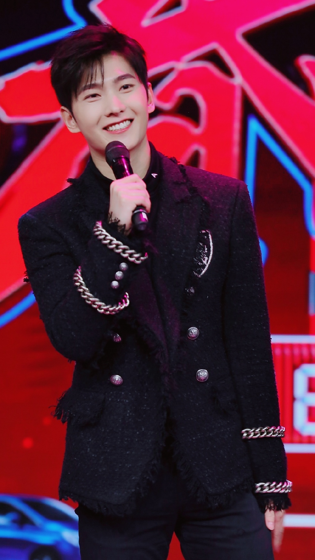 杨洋完美笑颜分享 感受5a级景区美貌的杀伤力