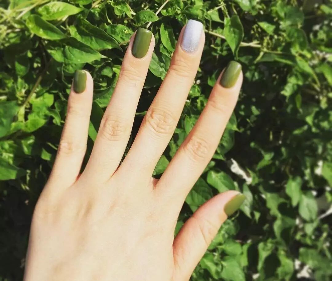 最适合夏天的果然还是绿色美甲吖