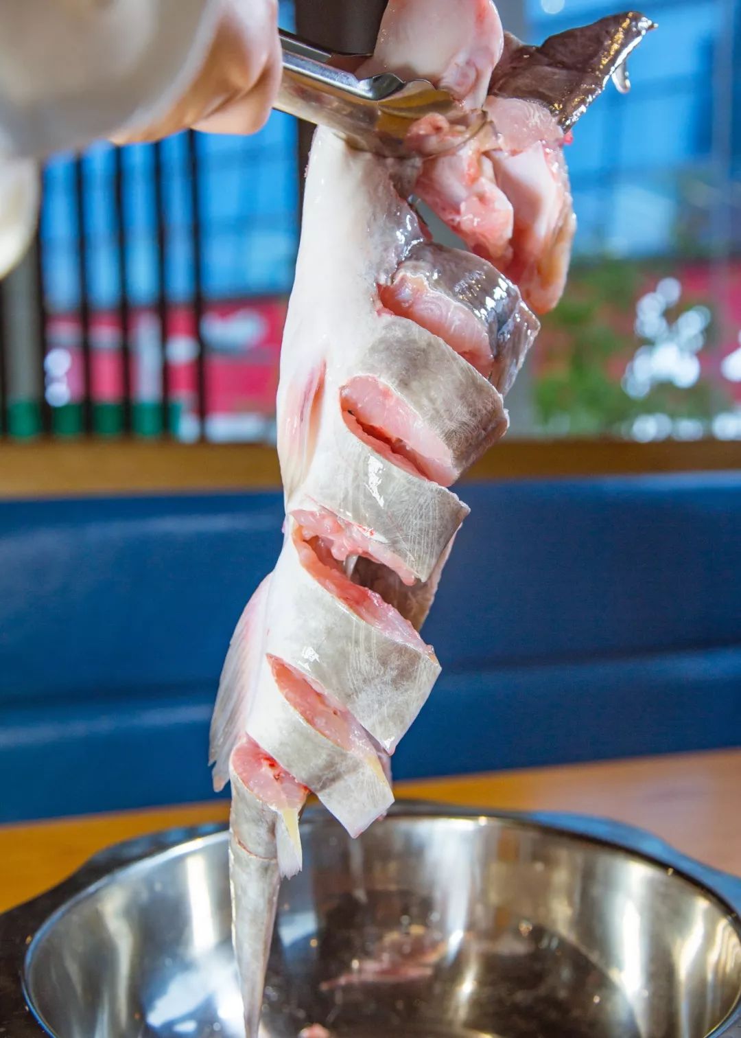 ¥88元抢【云南石锅草帽鱼】!"气"质满满,鱼肉鲜到舌头都高潮!_蒸汽