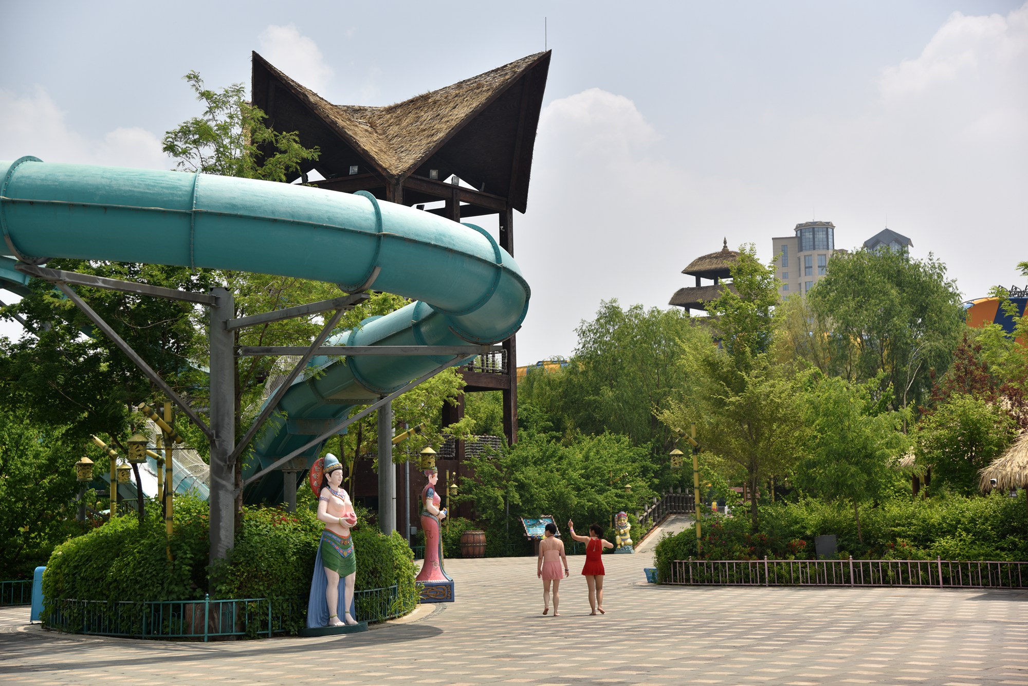 原创戏水冲浪过山车东北最大的游乐场沈阳热高乐园燃爆你的夏日激情