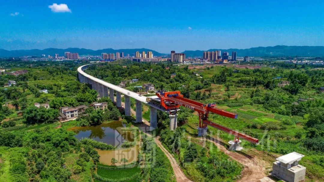 最新航拍丨川南城际铁路泸州段已经修成这样了