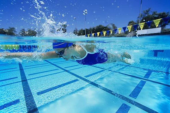 坚持游泳锻炼的神奇的效果