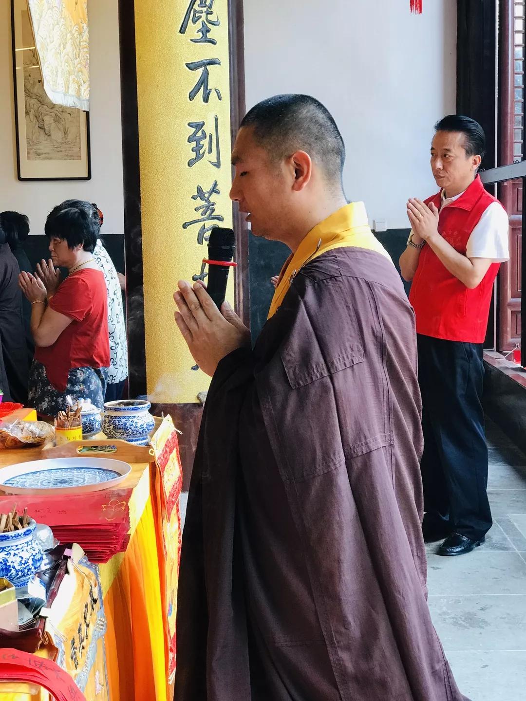 苏州古观音寺举办伽蓝菩萨圣诞法会 住持界因法师法会现场领众共修