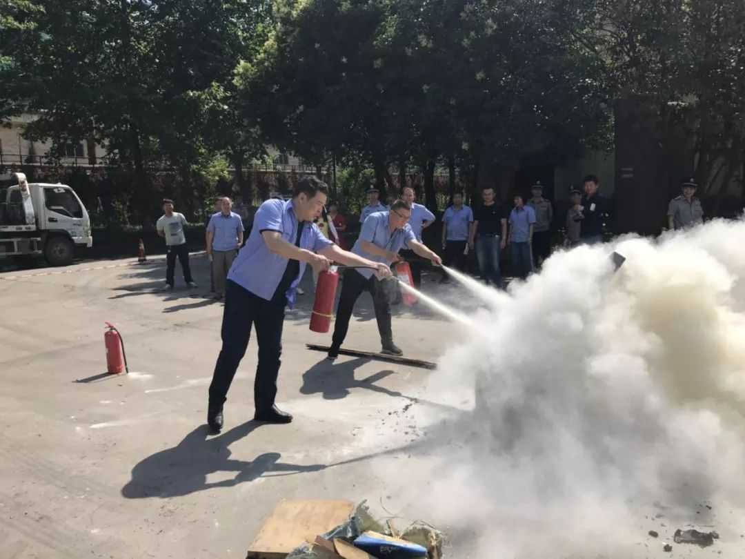 安全管理西鋼紅光公司組織消防安全知識培訓及滅火演練活動