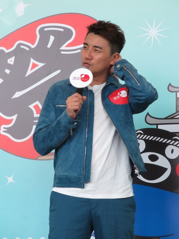 洪永城提议女友与萧正楠一起拍节目