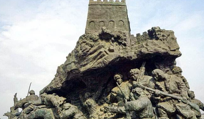 在绥远抗战中,百灵庙战役是决定整个绥远抗战最重要的战役.