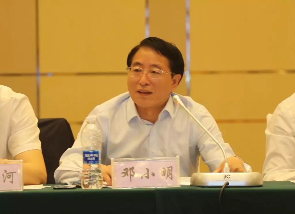 邓小明在讲话中结合科技部中国农村技术开发中心总体工作安排,谈了