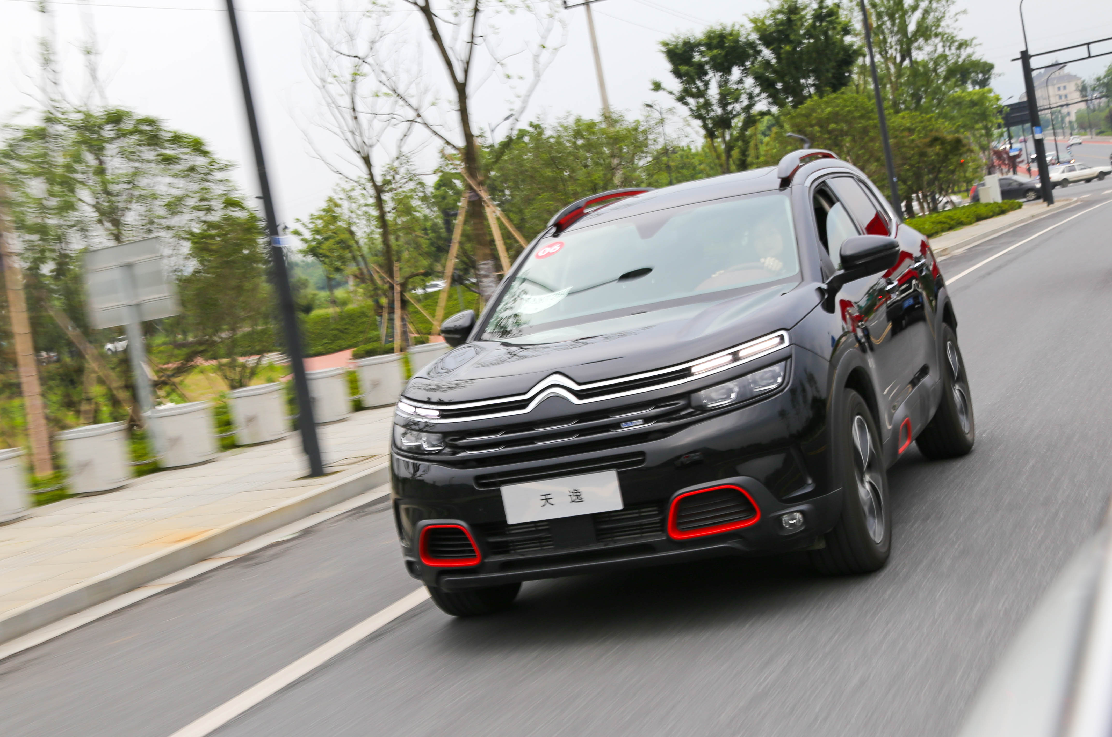 试驾天逸 c5 aircross,设计大胆,质感好评,智能化水平有待提高_搜狐汽