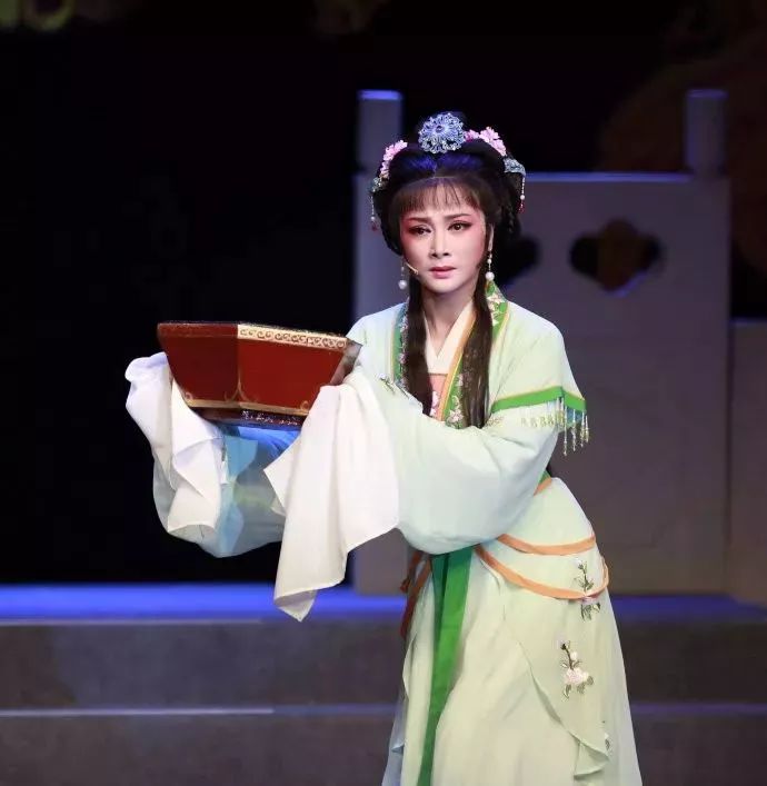 【戏码头那些角儿】"文武兼备"的吕派花旦——吴素英_越剧