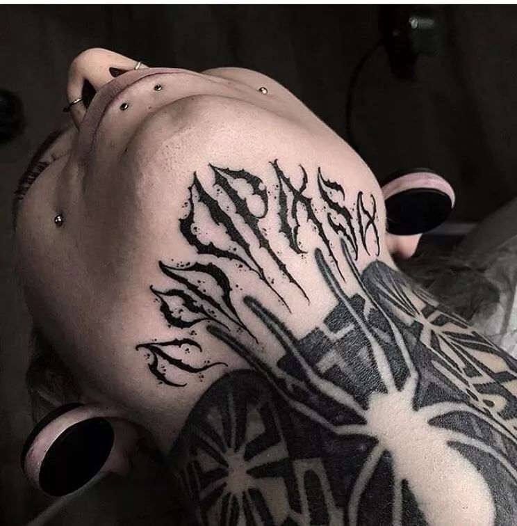 奇卡诺风格纹身里另外▼这一节日和万圣节(helloween)有相似之处