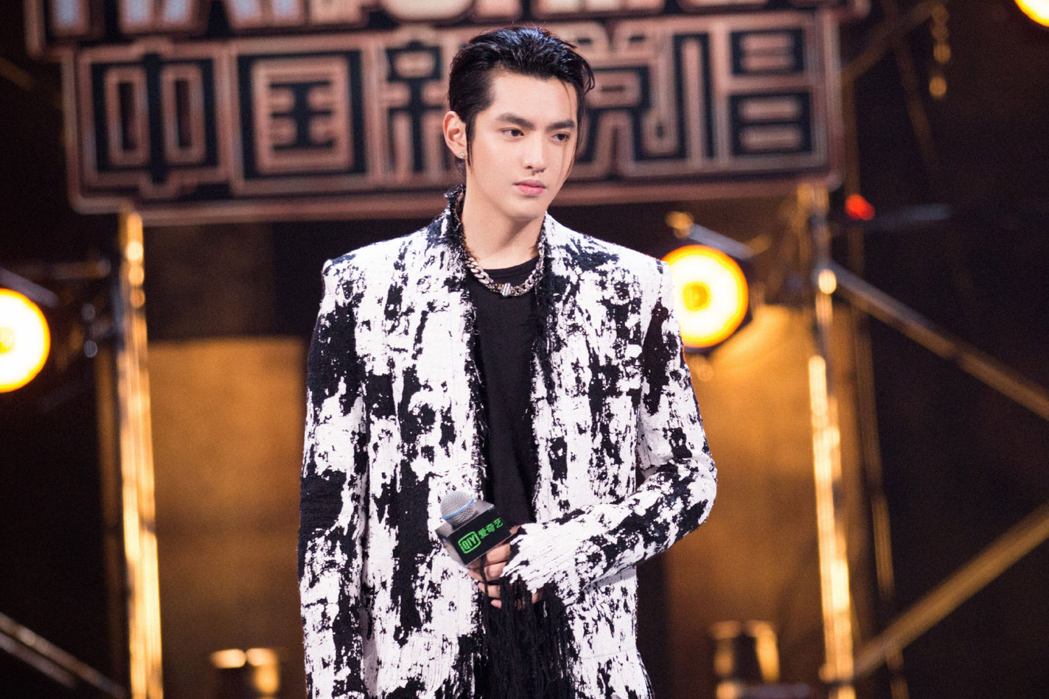 新说唱表彰大会开幕 专业吴制作人"最会玩儿"_skr