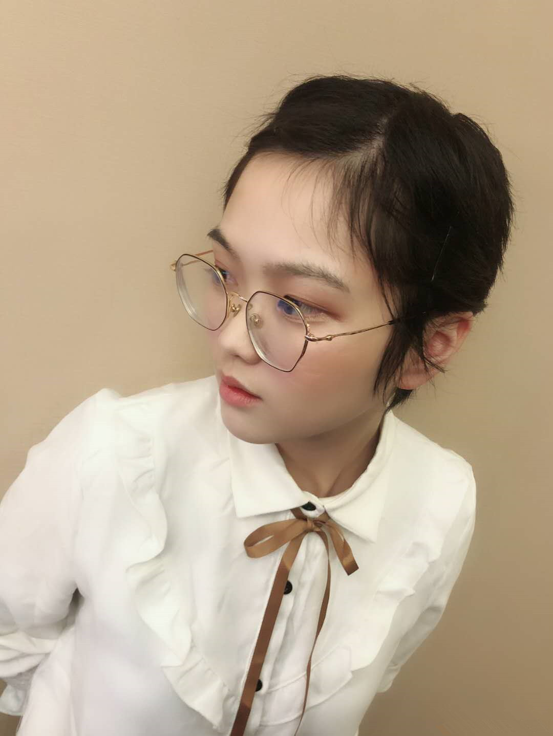 宝子人气直线上升虎牙和平精英一姐烤羊腿会被她超过吗