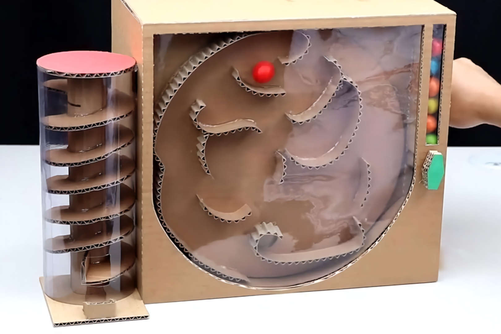 教你制作弹珠轨道闯关游戏做法简单用纸板就可以孩子都喜欢