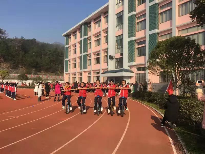 堂头中学, 12连冠!