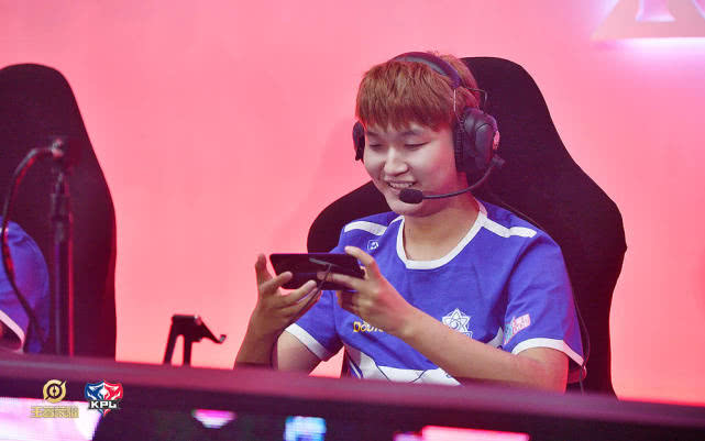 fmvp猫神竟自评表现欠佳"龙猫"搭班五冠自诩冠军组合_cat