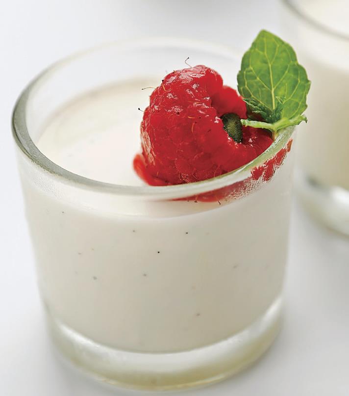 国庆假期邀上好友喝点下午茶,吃点意式奶冻,生活好惬意