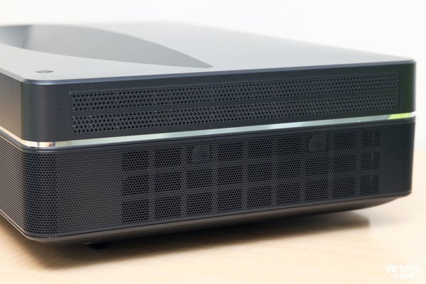 打造超高清家庭影院长虹4k激光电视d6u评测