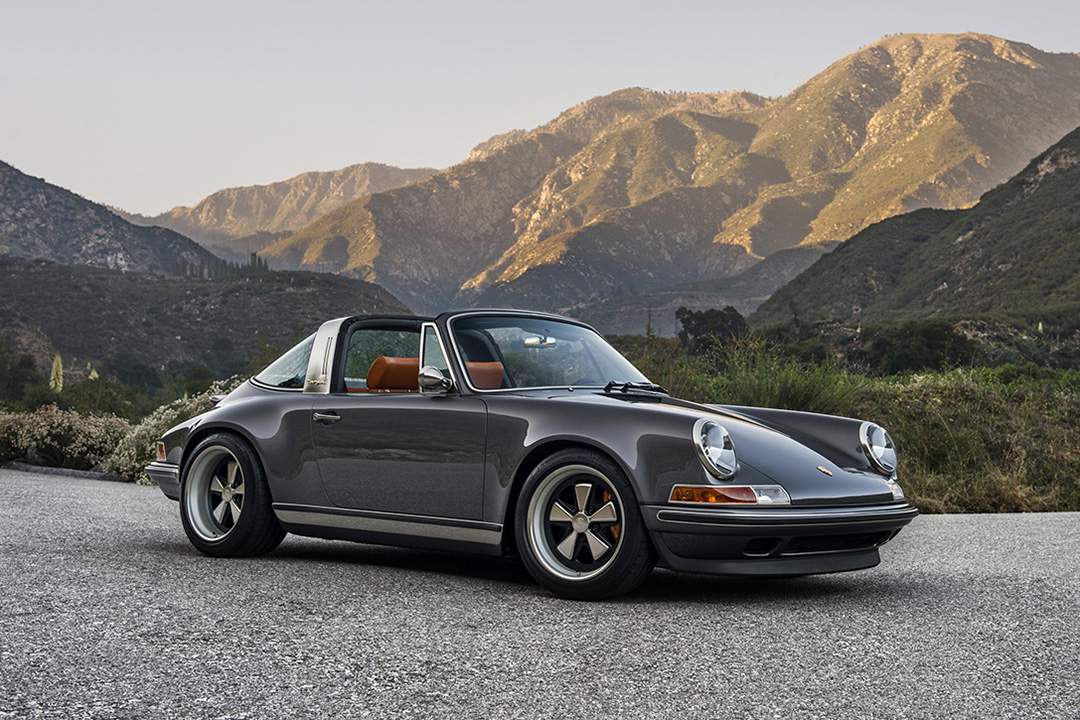 第一代911targa1966年,首款911targa正式面世.
