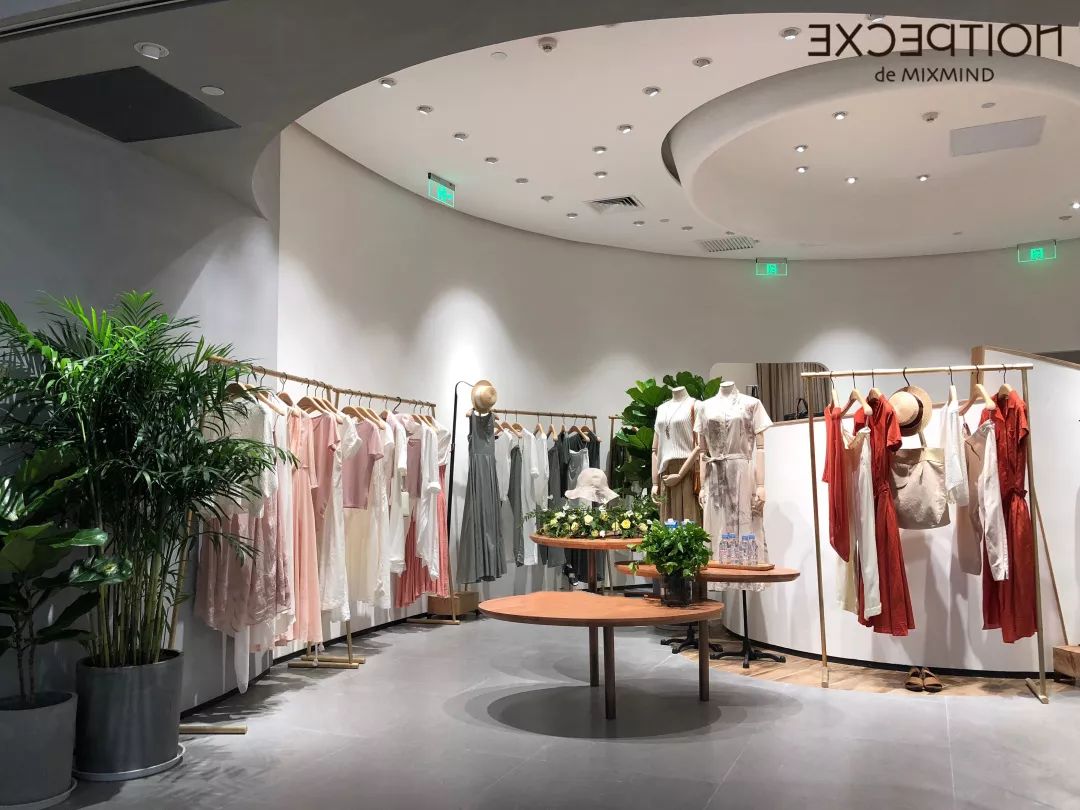 例外女装「exception de mixmind」南宁万象城店以崭新的形象迎来盛大