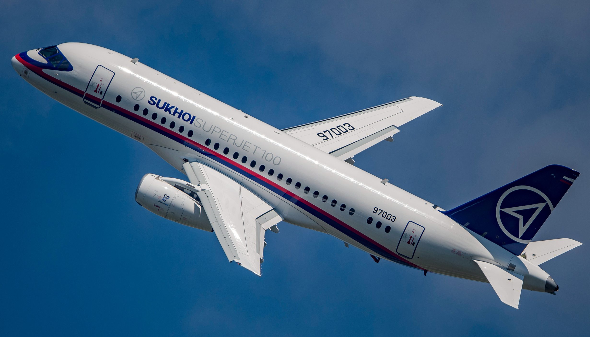 俄航坠机初步调查:自动驾驶系统遭闪电击中失灵,紧急降落速度过快_飞