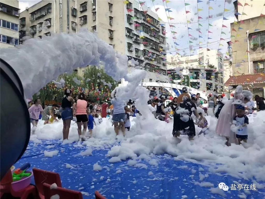 親子主題秀水槍大戰泡沫狂歡鹽亭雲幼cosplay泡沫一夏