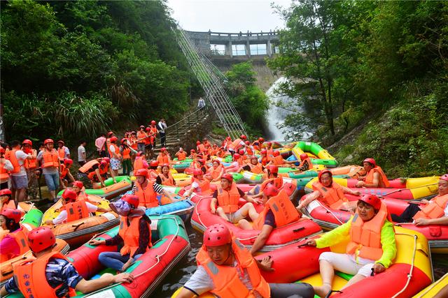 安徽最吓人的漂流,落差243米一不小心就翻船,游客:太刺激了