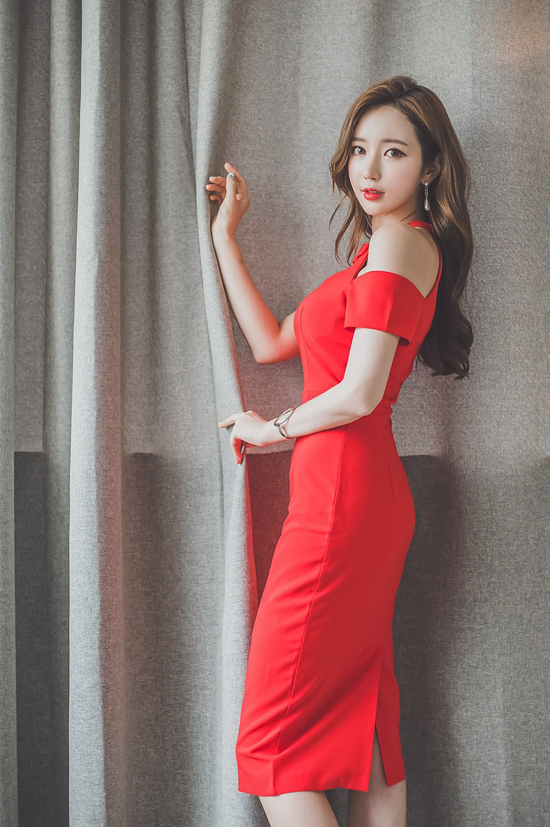 美女街拍:最简约的打扮穿出最时尚的感觉