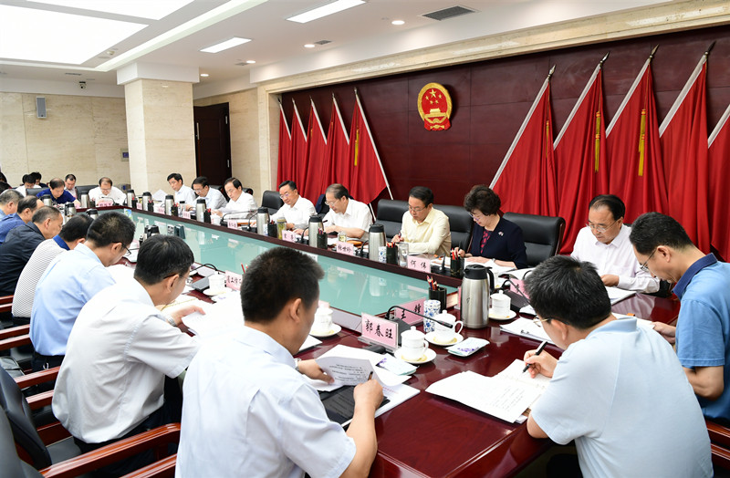 唐仁健主持召开党政府党组扩大会议传达学习中央有关文件精神学习政府