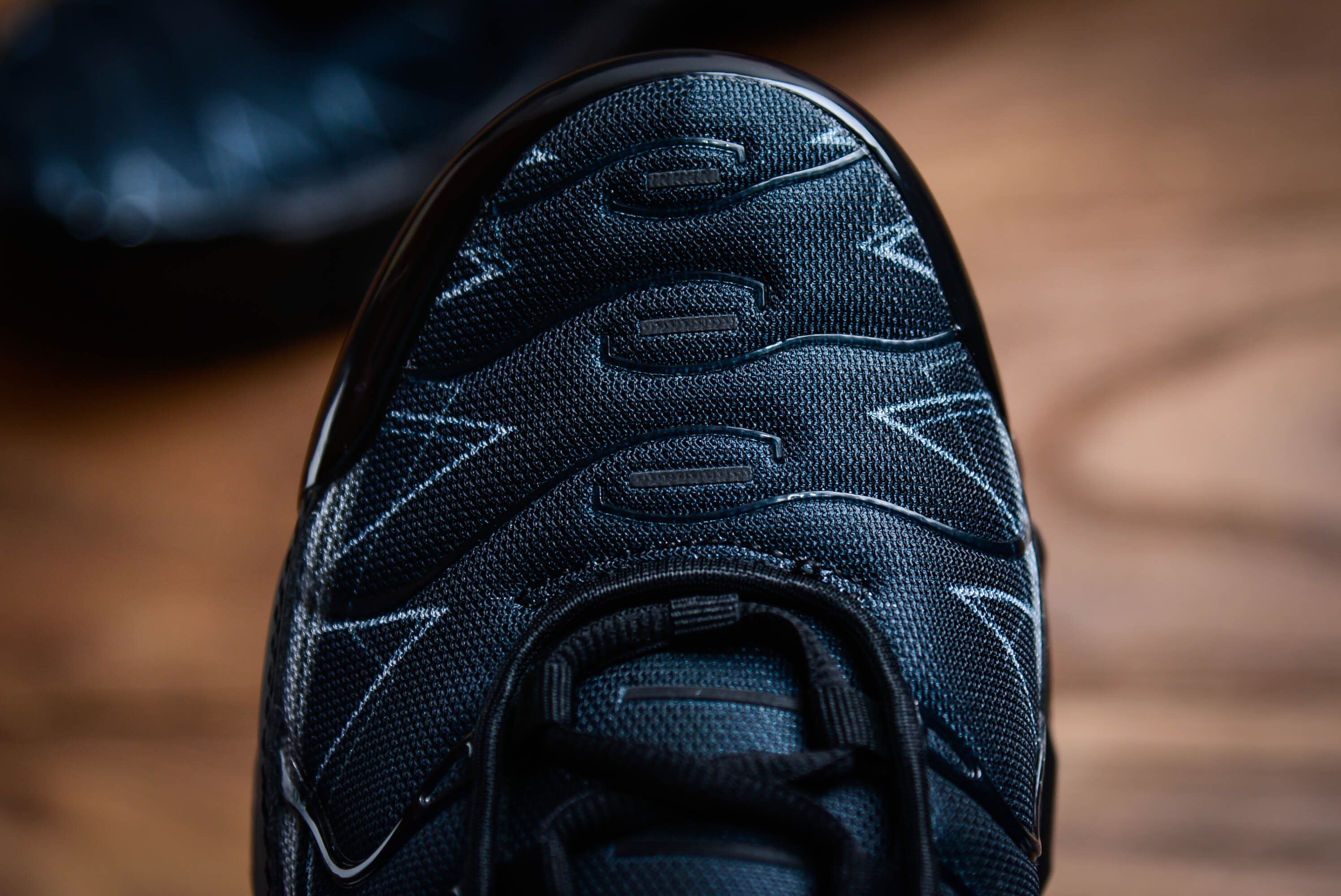 耐克nikeshoxr4纯原气柱复古跑鞋图赏