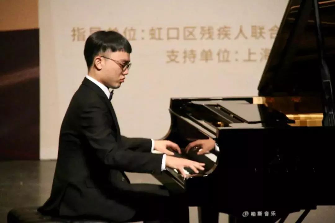 点燃长江钢琴呈现爱与希望周博涵钢琴演奏会圆满落幕
