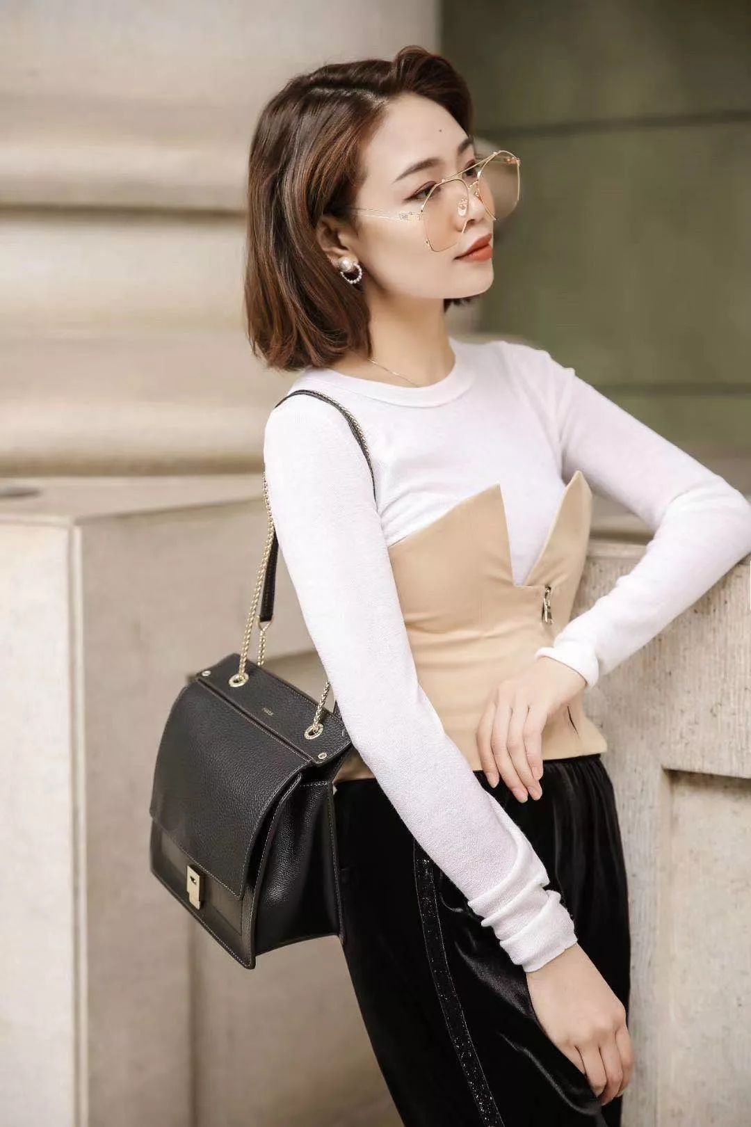 歌歌兰妮闻香识女人破产之后看她如何打造自己的时尚王国实现人生逆袭