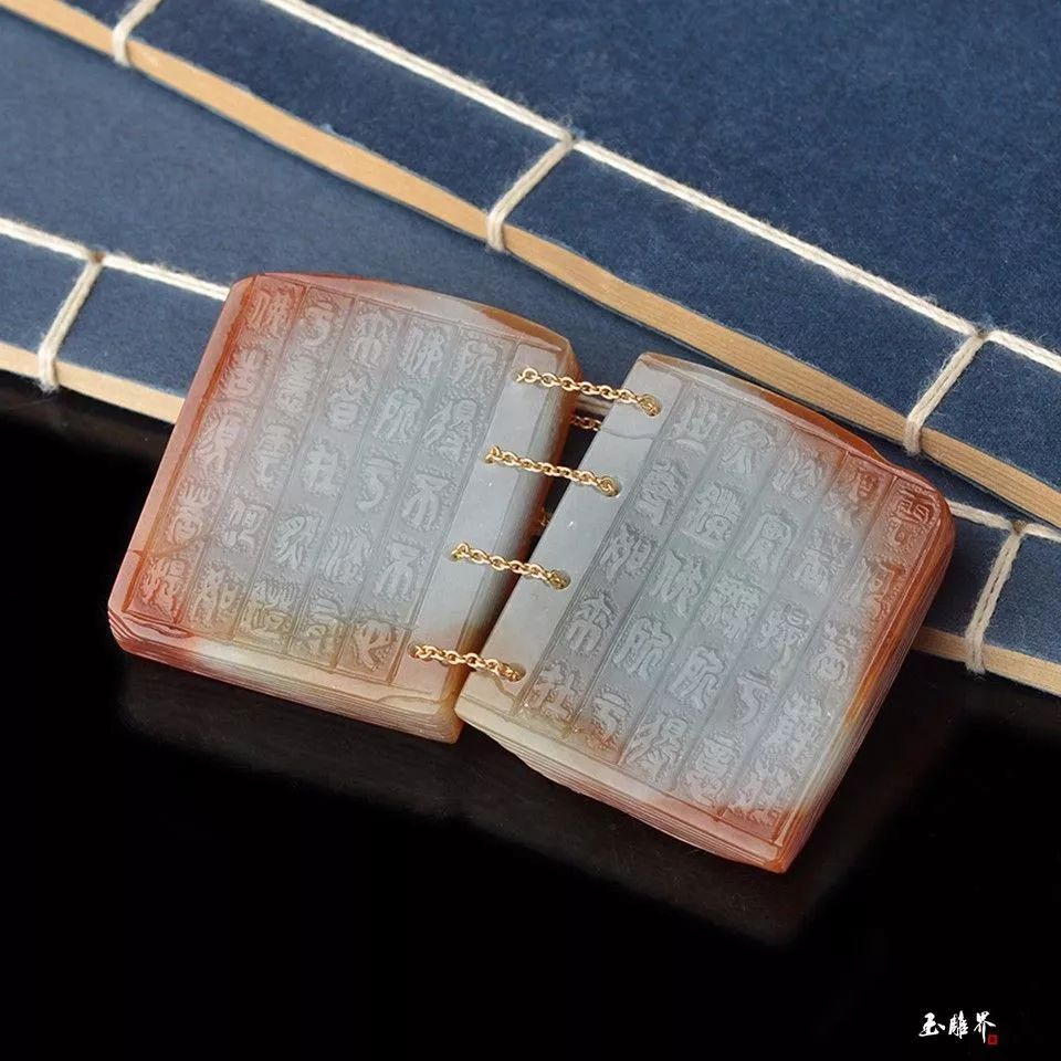 玉雕师雕的漫画书太有爱了