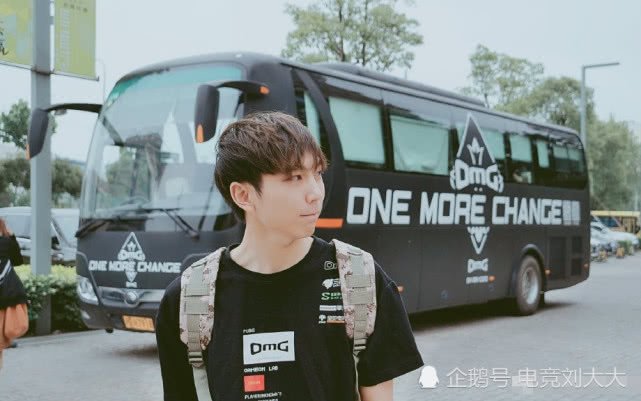 omg西法被骂自闭微博改名疯狂删博仅存的两条微博看得心疼