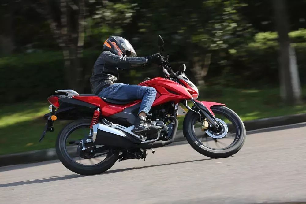 入门精品小排新大洲本田cbf125r评测报告