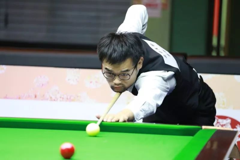 首都高校台球赛北大学子斩获斯诺克冠军传媒夺得中式台球两冠