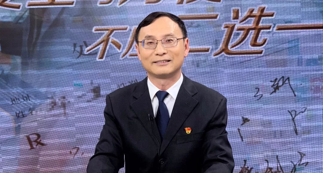 药品监督管理局党组书记,局长刘本军和云南省药品监督管理局党组成员