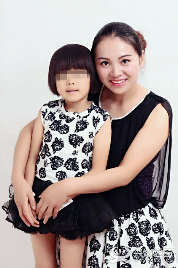 家住贵州省安龙县兴隆镇狗厂村狗厂组,女儿叫朱玉子迪,孩子于2009年10