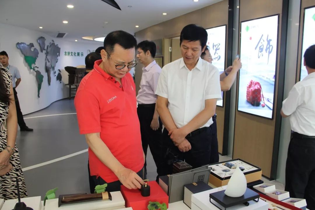 上饶市副市长祝宏根一行莅临中绿交流农业发展机遇