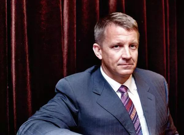 家外之家 | 美国黑水公司创始人埃里克61普林斯先生到访嘉庭,被授予