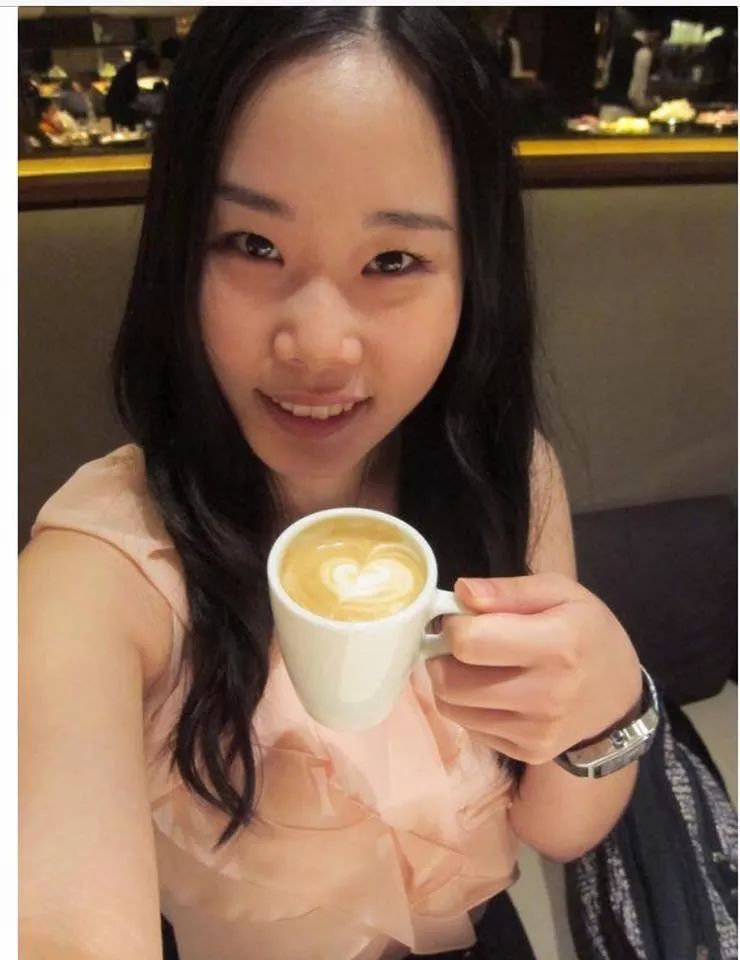 1990年3月2日生)"凯儿"(原名余凯慈,童星组合"四千金"成员之一新娘是