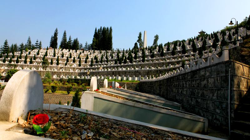 麻栗坡烈士陵园,位于云南文山州麻栗坡县县城北面4公里的苍松翠柏中