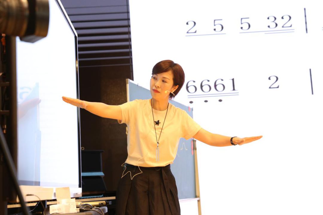 12位特级教师56名教研员300多名音乐骨干齐聚堇小共赴这场教学盛会