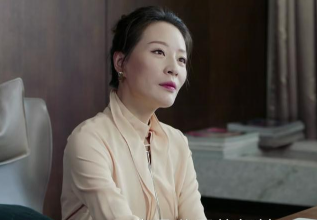 她曾自称是"人妖演员",如今在《少年派》中出演争议角色走红!_吴乙彤