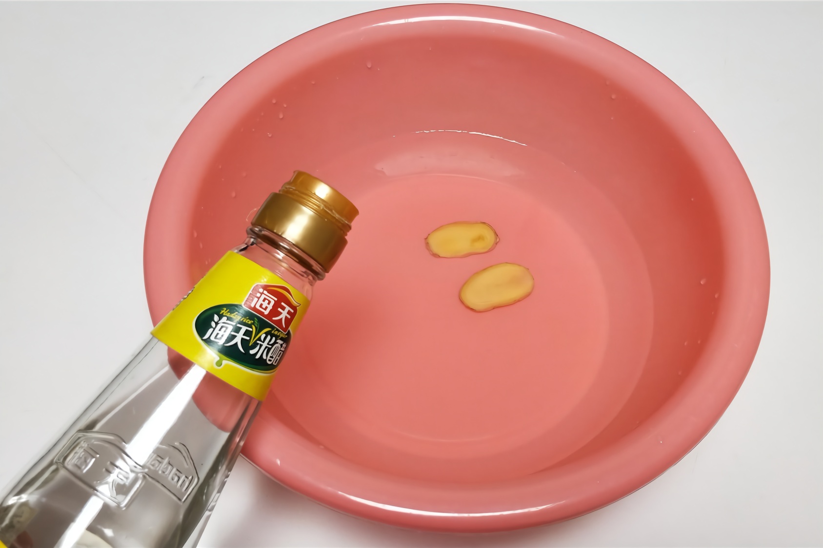 白醋加它洗头白发自然变黑发不用再染发了