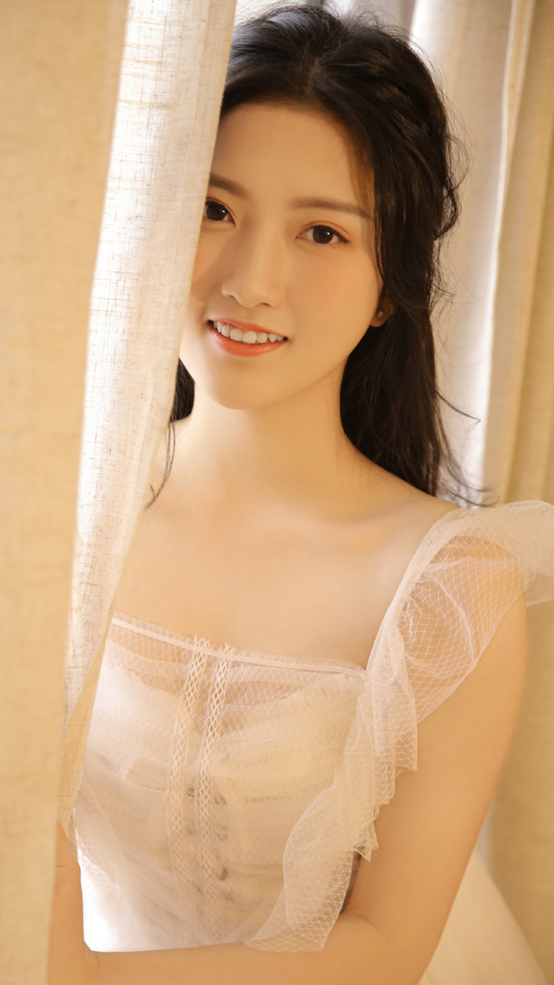 白皙元气美女私房迷人写真图片手机壁纸