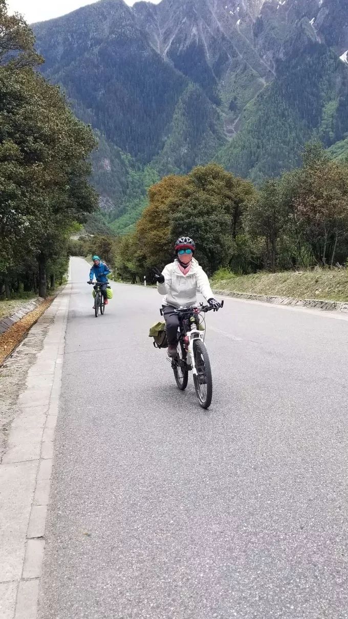 骑行318游记201952165小菜腿西骑记下巴塘到拉萨
