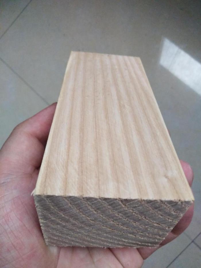 下班早顺手切了块料子顺便说下我自己对白蜡木的个人理解