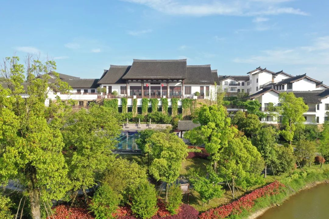 天域开元避开游人扎堆在酒店里就能私享杭州的山水美景