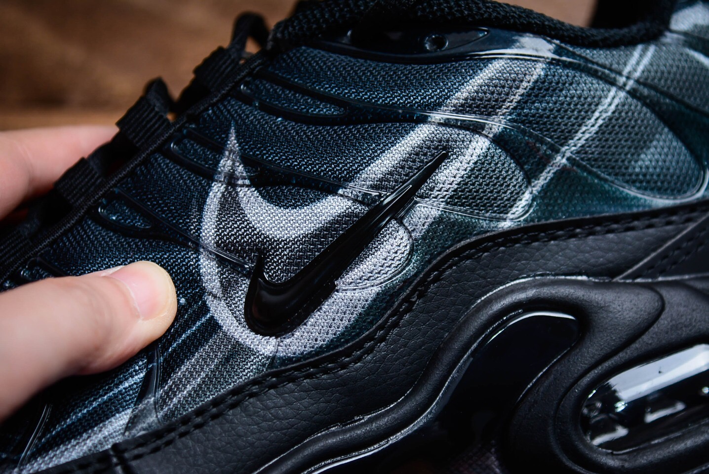 耐克nikeshoxr4纯原气柱复古跑鞋图赏